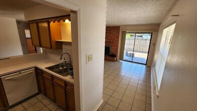 8511 Woodstone Dr in Austin, TX - Building Photo - Building Photo