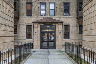 Talbot Apartments in Kew Gardens, NY - Foto de edificio - Building Photo