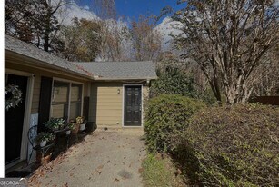 170 Fair Oaks Dr in Athens, GA - Building Photo