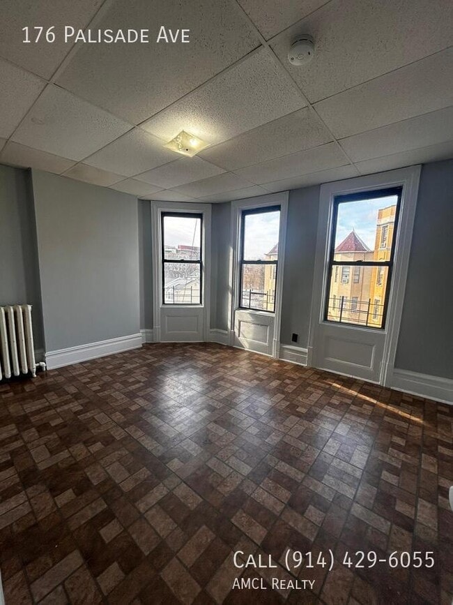 property at 176 Palisade Ave