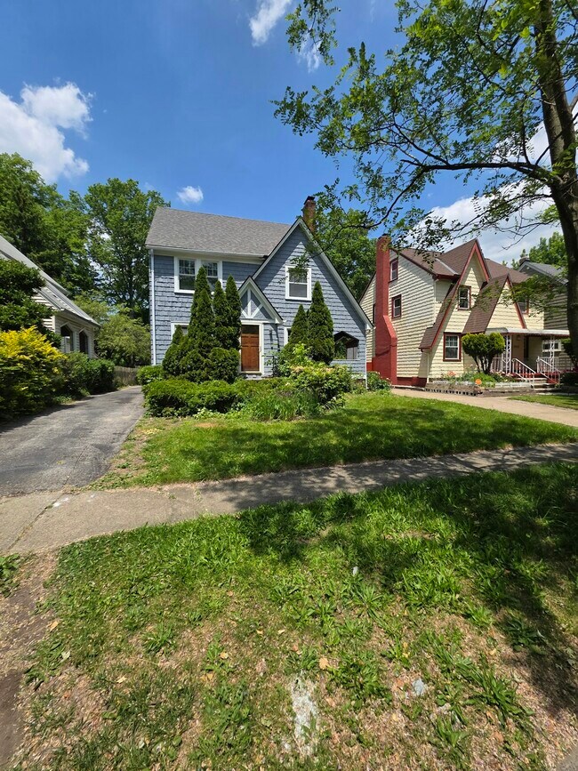 property at 3953 Elmwood Rd