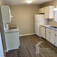 5 Sandy Point Ct in Simpsonville, SC - Building Photo - Building Photo