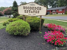 42A5 Woodedge Ave in Edison, NJ - Building Photo