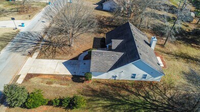75 Heatherstone Way in Covington, GA - Building Photo - Building Photo