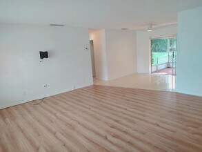 4899 NW 5th Ave in Boca Raton, FL - Building Photo - Building Photo