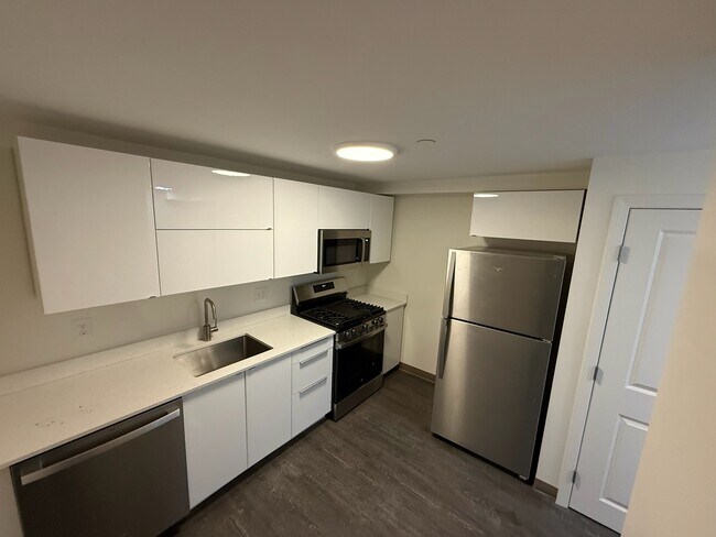 22 Darling St, Unit 12 in Boston, MA - Building Photo - Building Photo