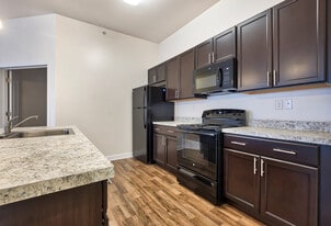 Leander Lakes in Dover, DE - Building Photo