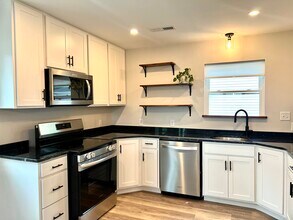 217 Oak St in Charlottesville, VA - Building Photo - Building Photo