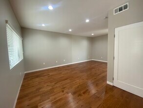 2149 Carlmont Dr in Belmont, CA - Building Photo - Building Photo