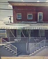 322 W Elizabeth St in Pittsburgh, PA - Building Photo