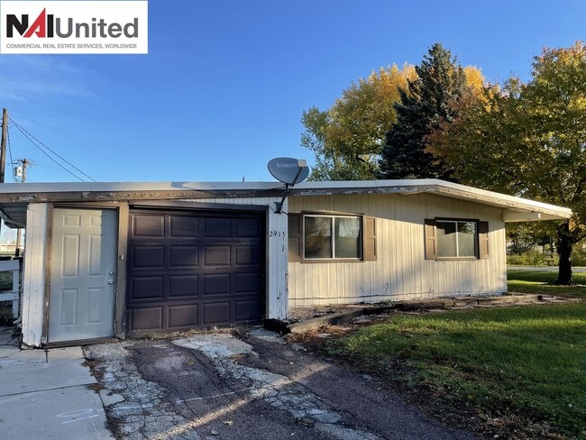 property at 2915 Meek Ave