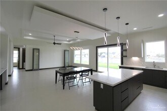 1611 Oak Alley Dr in Mission, TX - Building Photo - Building Photo