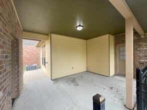 9735 Summer Glenn Ave in Baton Rouge, LA - Foto de edificio - Building Photo