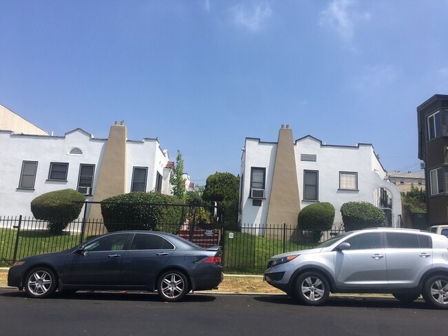 St Francis Terrace in Los Angeles, CA - Foto de edificio - Building Photo