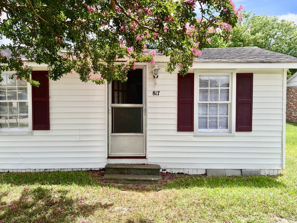 817 State St in Chesapeake, VA - Building Photo
