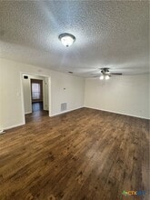 4006 Retama St in Victoria, TX - Building Photo - Building Photo