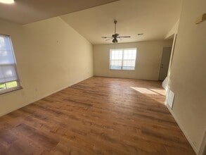 1330 N Frideriki Dr in Columbia, MO - Building Photo - Building Photo