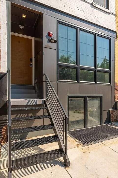 2339 N College Ave in Philadelphia, PA - Building Photo