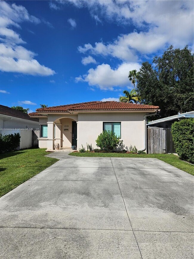 2030 SW 60th Ave in Miami, FL - Building Photo - Building Photo