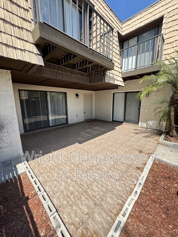15311 W Pond Woods Dr in Tampa, FL - Building Photo - Building Photo