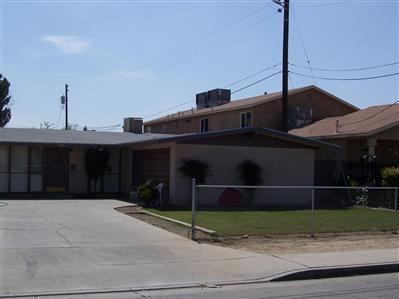 1821 Lacey St in Bakersfield, CA - Building Photo