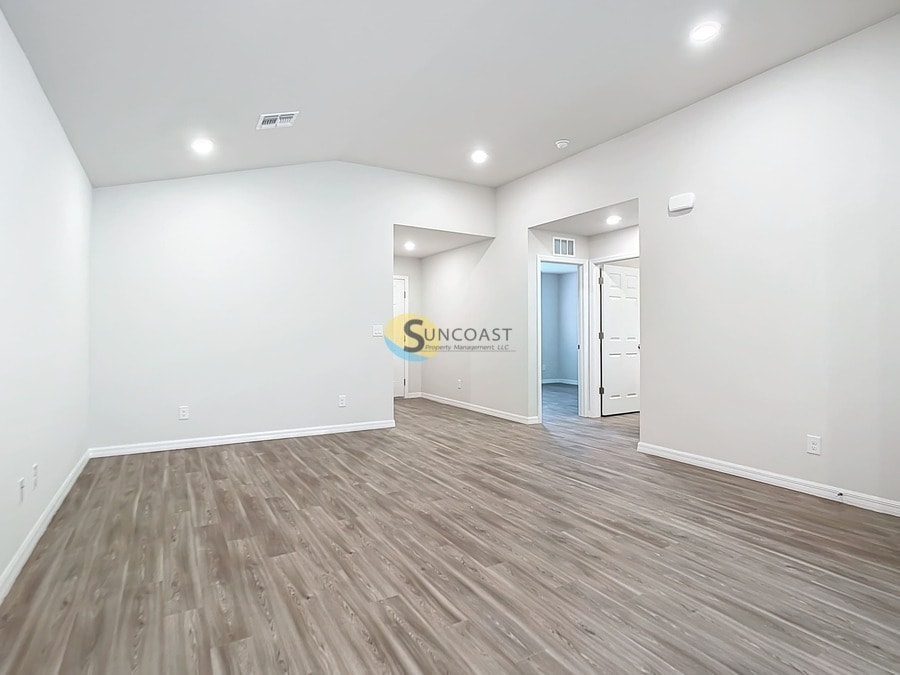 10474 Pendleton Ave in Englewood, FL - Building Photo