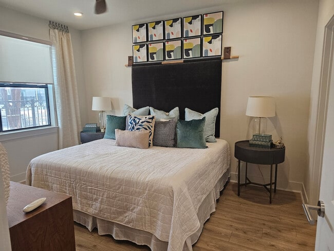 2137 Pelham Dr in Houston, TX - Building Photo - Building Photo