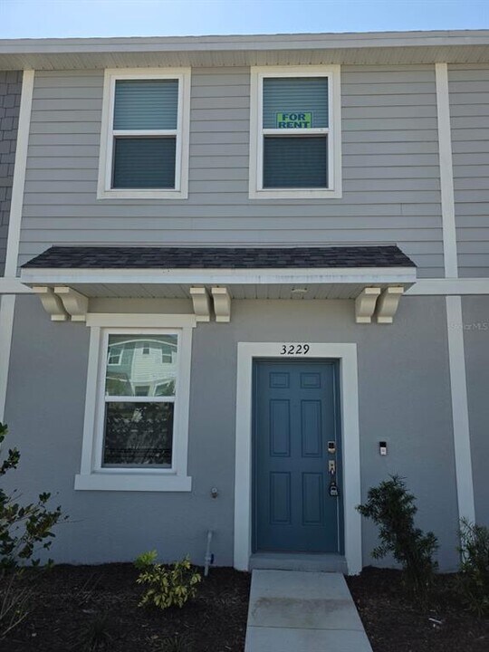 3229 Skyline Lp in Kissimmee, FL - Building Photo