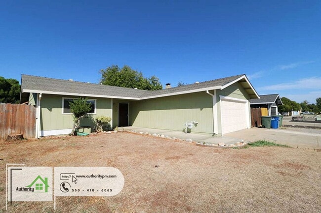 2452 Capella St in Redding, CA - Building Photo - Building Photo