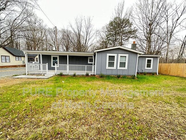 3345 E Ridge Rd in Salisbury, NC - Building Photo - Building Photo