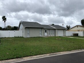127 Toluca Dr in Kissimmee, FL - Building Photo - Building Photo