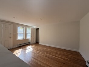 5295 Washington St, Unit 2 in Boston, MA - Building Photo - Building Photo