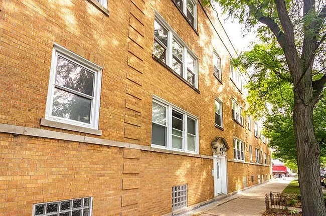 3036 W Cullom Ave in Chicago, IL - Building Photo - Building Photo
