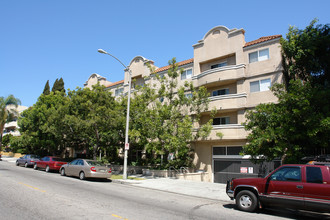 New Hampshire Villa Apartments in Los Angeles, CA - Building Photo - Building Photo