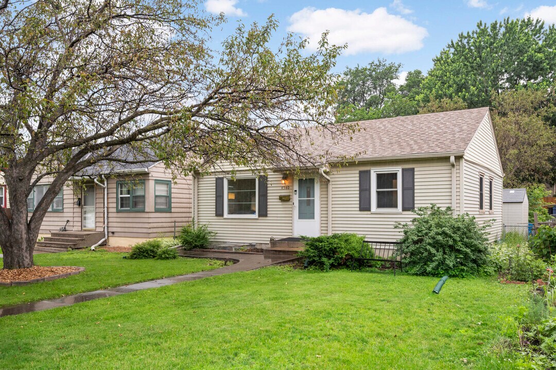 4540 3rd Ave S in Minneapolis, MN - Foto de edificio