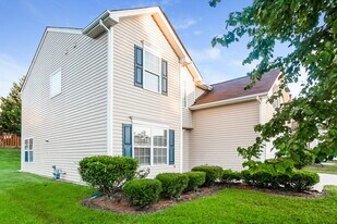 1418 Moss Creek Dr in Harrisburg, NC - Building Photo