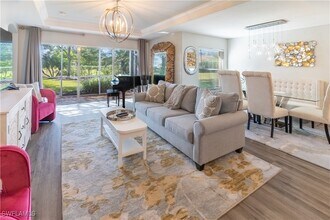 9079 Astonia Way, Unit 11-201 in Ft. Myers, FL - Building Photo - Building Photo