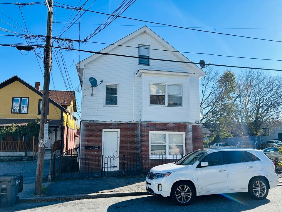 25 Fallon Ave, Unit 1 in Providence, RI - Foto de edificio