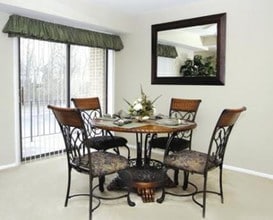 Deer Park Apartments in Randallstown, MD - Foto de edificio - Interior Photo