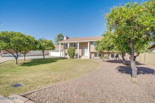 property at 1728 N Spring Cir