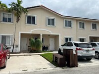 17401 SW 140th Ct in Miami, FL - Foto de edificio - Building Photo