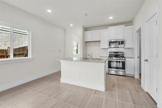 130 Yearling Wy in Georgetown, TX - Building Photo - Building Photo