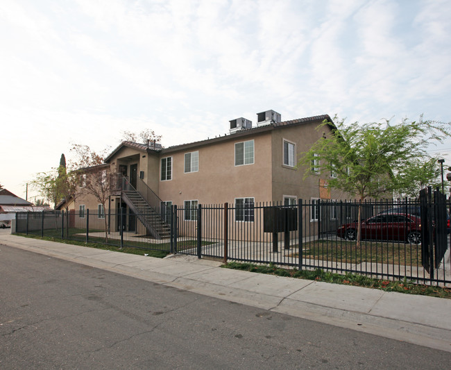 1025 Beale Ave in Bakersfield, CA - Building Photo - Building Photo