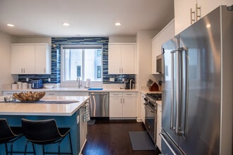 1562- Vista del Mar Way in Oceanside, CA - Building Photo - Building Photo