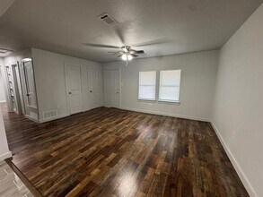 309 Hillcrest St in Mansfield, TX - Building Photo - Building Photo