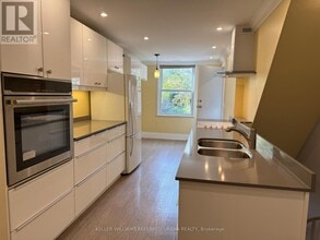 1055 Craven Rd in Toronto, ON - Building Photo - Building Photo