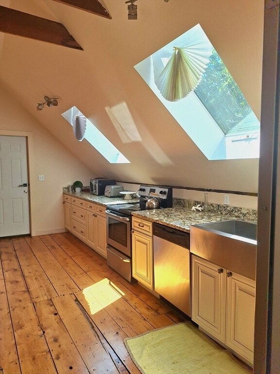 6 Winthrop St in Essex, MA - Building Photo - Building Photo