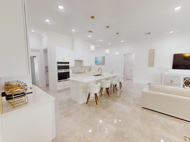 property at 409 SW Bradshaw Cir