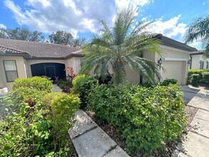 2486 Oswego Dr in North Port, FL - Building Photo - Building Photo