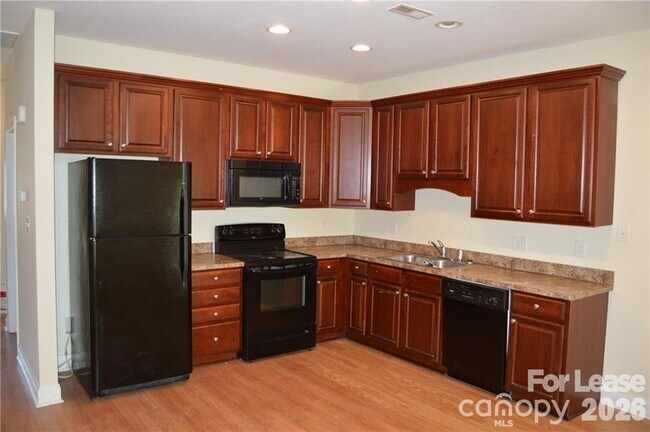 property at 118 Sherman Oaks Ln